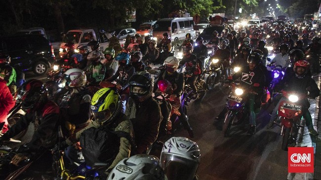 Mabes Polri menyiapkan kebijakan rekayasa lalu lintas dengan cara one way atau satu arah di sejumlah titik jalur mudik lebaran 2019 untuk antisipasi kemacetan.