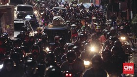 Puncak Arus Mudik Sore Ini, Sejumlah Pegawai Masih Bekerja