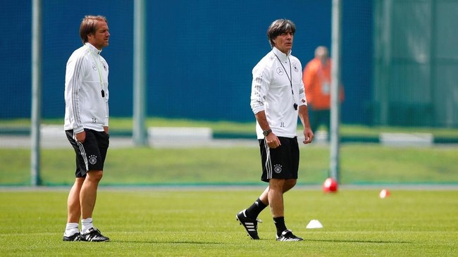 Setelah kalah telak dari Belanda, timnas Jerman berupaya bangkit ketika melawan timnas Prancis pada lanjutan UEFA Nations League, Selasa (16/10).