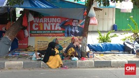 Jelang Lebaran di Tenda Darurat Negara Orang