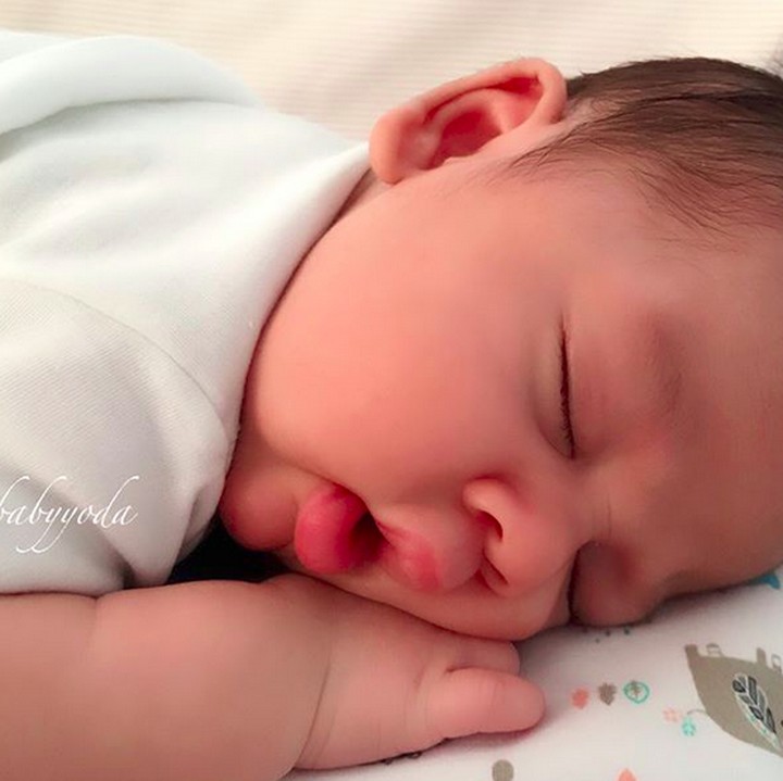 <p>Ekspresi Baby Yoda saat tidur bikin kita gemas maksimal deh. (Foto: Instagram/ @reisabrotoasmoro)  </p>