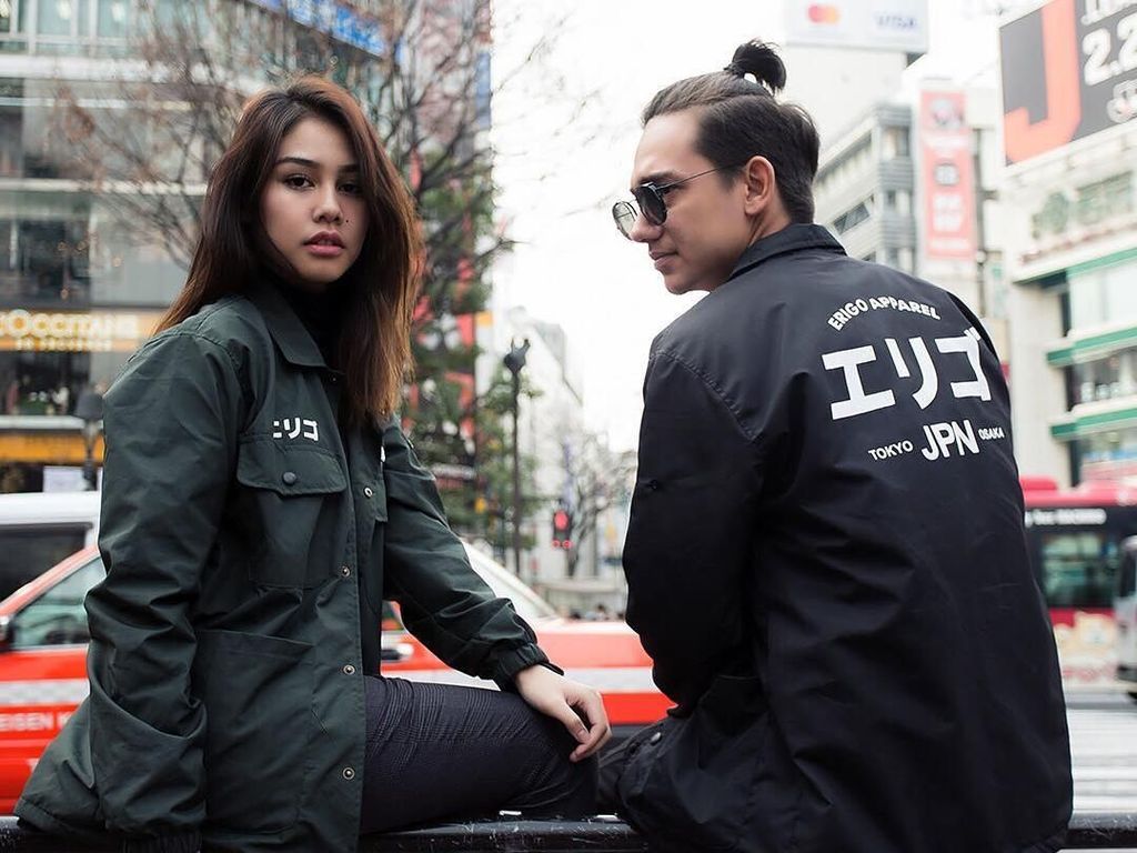 Kemesraan dengan Vanesha Prescilla yang Bikin Adipati Dolken Dibully Kemesraan dengan Vanesha Prescilla yang Bikin Adipati Dolken Dibully