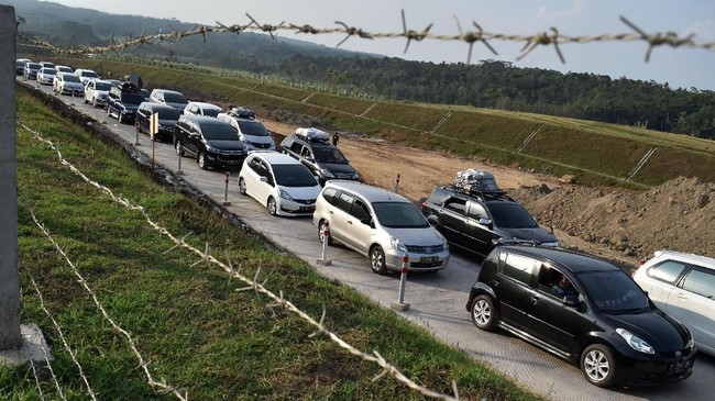 Kecelakaan lalu lintas pada arus mudik dan balik Lebaran 2019 diklaim menurun 65 persen dibandingkan tahun sebelumnya.