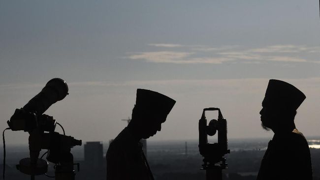 Hari Raya Idul Fitri 1446 H tinggal menghitung hari. Lantas, kapan Idul Fitri 2025? Ini perkiraan tanggalnya versi pemerintah, NU, Muhammadiyah.