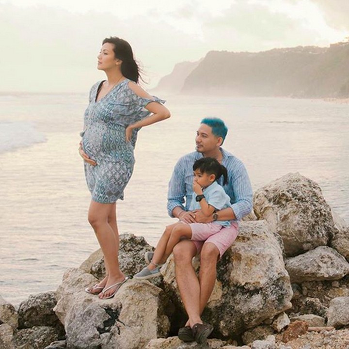 <p>Hmm, baby bump-nya Sharena udah mulai kelihatan nih. (Foto: Instagram/@tail_wagging)  </p>