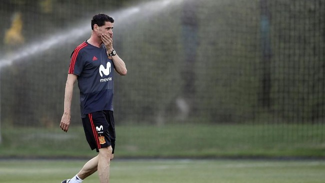 FOTO: Hari Pertama Fernando Hierro Latih Timnas Spanyol