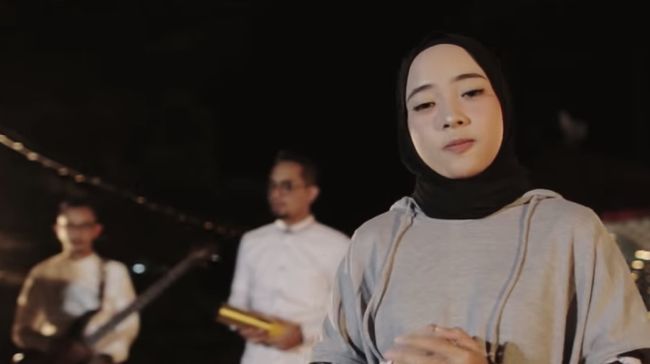 Gambus Sabyan yang mewarnai Ramadan sampai Lebaran tahun ini tidak langsung dikenal, mereka mengawali dari band pernikahan dengan bayaran 'terima kasih.'