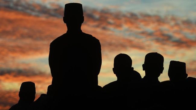 Utang puasa Ramadan wajib dibayar kapan pun seseorang sempat melunasinya.