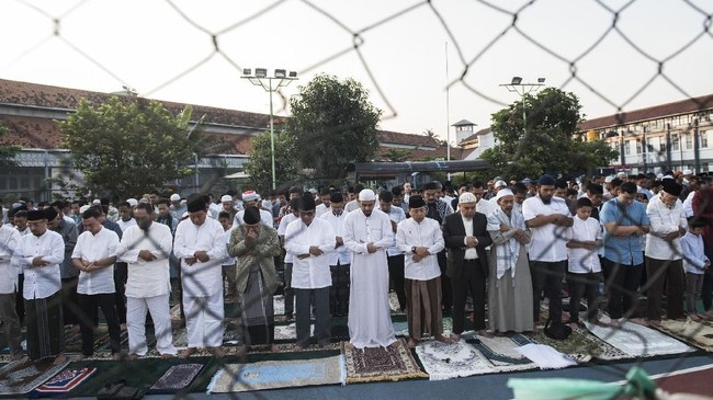 Ditjen Pemasyarakatan Kemenkumham memberikan remisi khusus Idul Fitri kepada 112.523 narapidana. Bahkan, 517 di antaranya akan segera bebas esok hari.