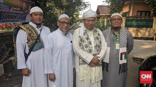Dalam khotbah salat Id, Muhammad Al Khathath meminta penguatan ekonomi umat agar bebas dari ketergantungan asing dan aseng.