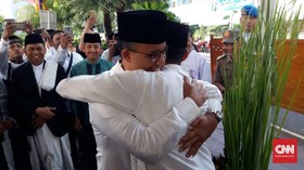 Anies pada Sandiaga: Lebaran Dulu Dong Kita