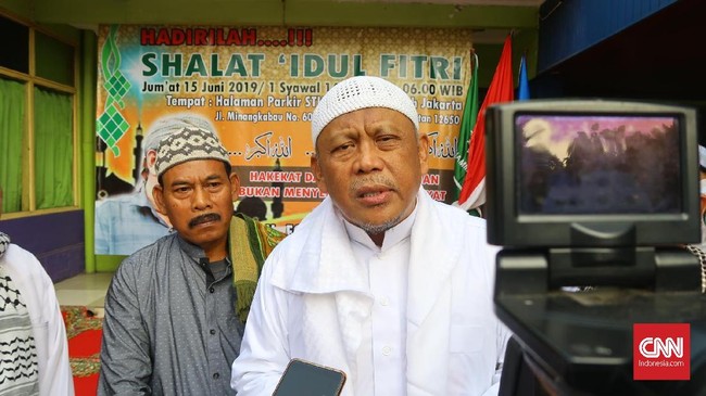 Kuasa hukum Eggi Sudjana mengatakan kliennya bakal memenuhi panggilan polisi sebagai tersangka, Senin (13/5), karena "dia seorang ksatria, pahlawan".