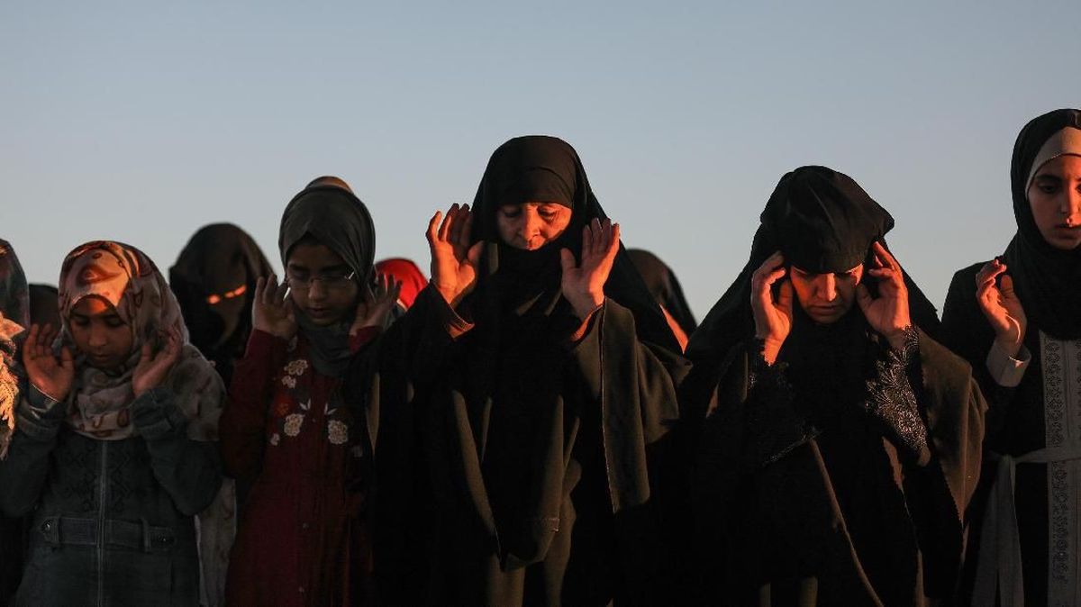 Iran Gelar Salat Id di Lapangan Terbuka saat Perang dengan AS-Israel