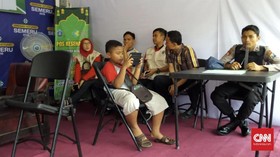 Kurang Helm saat Mudik, Orang Tua Titipkan Anak ke Pos Polisi