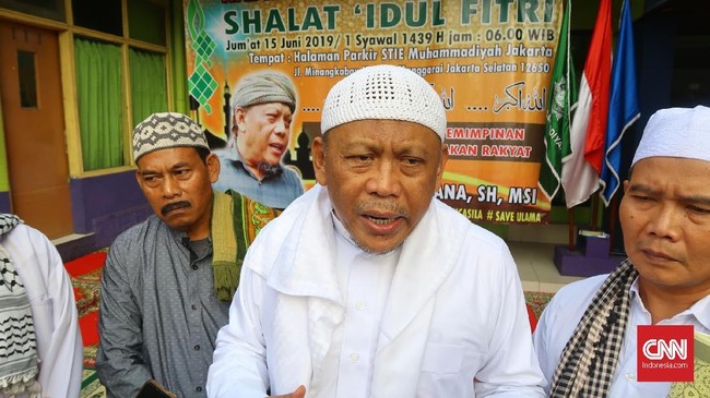 Eggi Sudjana melaporkan balik caleg PDIP ke polisi atas tuduhan pencemaran nama baik. Caleg PDIP itu, sebelumnya melaporkan Eggi terkait dugaan makar.