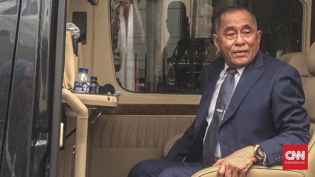 Menteri Pertahanan RI periode 2014-2019 Ryamizard Ryacudu berpesan agar Prabowo Subianto tidak terlena dengan besarnya anggaran di Kementerian Pertahanan.