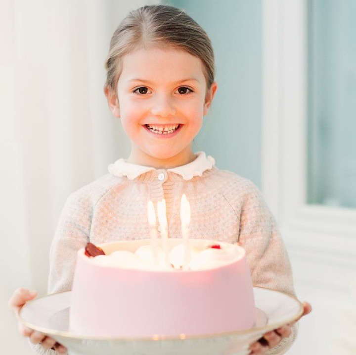 <p>Putri Estelle nggak kalah manis kan ketika dia berulang tahun ke-6 pada bulan Februari lalu. (Foto: Instagram/Erika Gerdemark via kungahuset)</p>