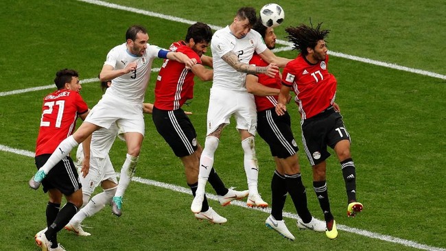 Absennya Mohamed Salah membuat timnas Mesir minim kreativitas saat dikalahkan Uruguay pada pertandingan Grup A Piala Dunia 2018.