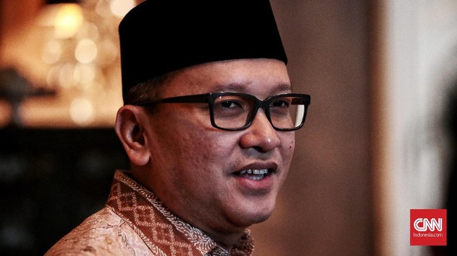 Ketua TKN Prabowo-Gibran, Rosan Roeslani, menjawab soal tudingan 'pembangkang' dari PDIP terhadap putra Jokowi.