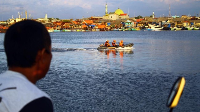 Data sementara empat meninggal dunia dalam peristiwa tenggelamnya KM Lestari Maju di perairan Kepulauan Selayar, Sulawesi Selatan.