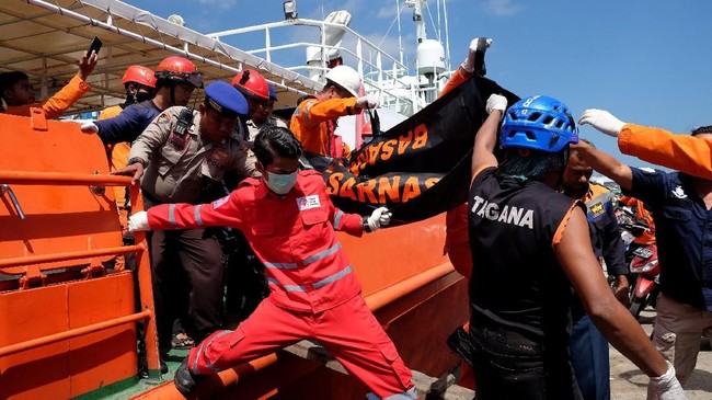 BNPB menyebut dari informasi yang diterima tidak diketahui pasti berapa jumlah penumpang KM Sinar Bangun yang tenggelam di Danau Toba.