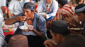 Bolehkah Makan Sebelum Sholat Idul Fitri? Ini Sunnah dan Hikmahnya