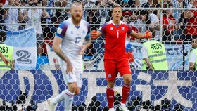 Kiper Islandia Ungkap Rahasia Gagalkan Penalti Messi