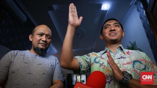 Wadah Pegawai KPK mengaku urunan dana untuk membantu Penyidik Rossa Purbo Bekti yang bermasalah status kepegawaiannya dan belum menerima gaji bulan ini.