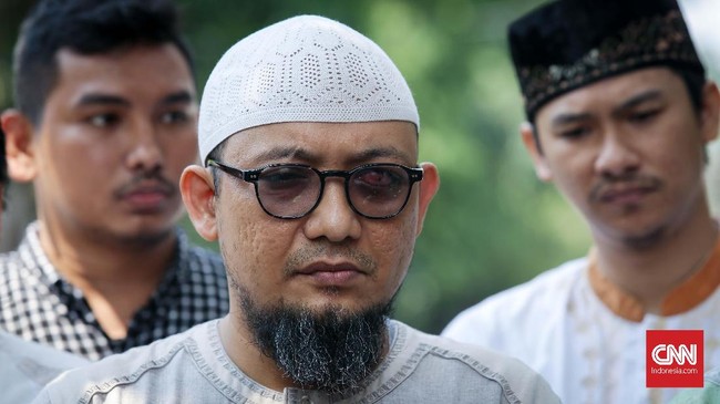 Penyidik KPK Novel Baswedan kembali mengungkit soal dugaan oknum 'Jenderal' di balik teror air keras atas dirinya lebih dari setahun lalu.