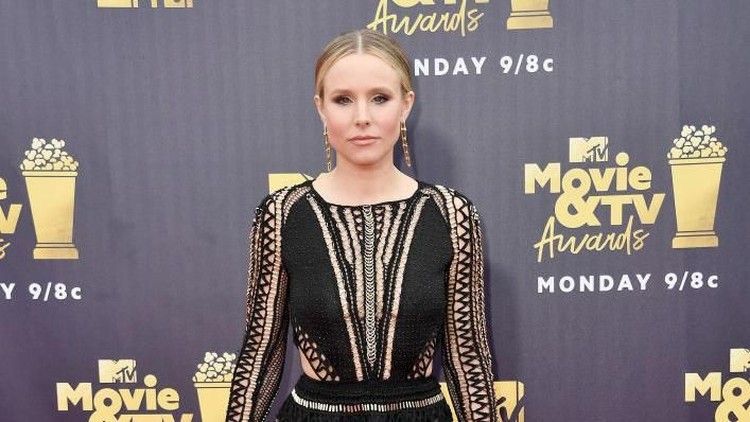 Anak public figure belum tentu tahu orang tuanya sosok terkenal. Seperti anak Kristen Bell, Bun.