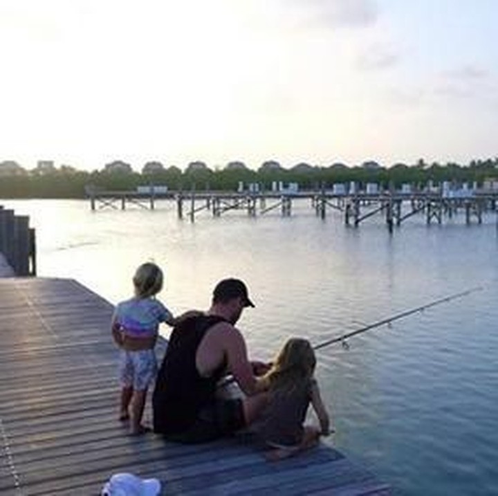 <p>Antengnya anak-anak Chris saat diajak sang ayah memancing. (Foto: Instagram/ @chrishemsworth)  </p>