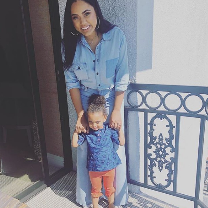 <p>Kali ini sang istri, Ayesha Curry bersama putri bungsunya. (Foto: Instagram @ayeshacurry)</p>