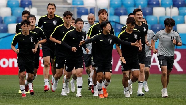 Korea Selatan melakukan strategi tukar baju untuk membuat mata-mata Swedia terkecoh dan sulit melakukan pengamatan.
