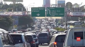 VIDEO: Puluhan Ribu Kendaraan Padati Kawasan Puncak