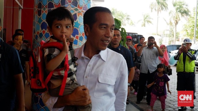 Jokowi akan mengembangkan program penitipan anak untuk membantu wanita karier sehingga tetap dapat memperhatikan anak saat bekerja.