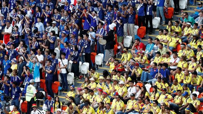 Maluma, seorang penyanyi Latin, kerampokan senilai sekitar Rp11 miliar saat menonton Kolombia vs Jepang di Rusia.