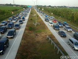 4 Hal yang Haram Dilakukan saat Melintas di One Way Tol Cipali