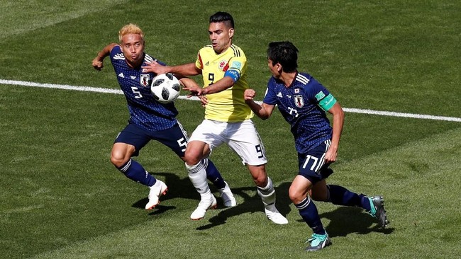 Meski harus tampil dengan 10 pemain sejak menit awal, Kolombia berhasil memaksa pertandingan melawan Jepang imbang 1-1 di babak pertama.