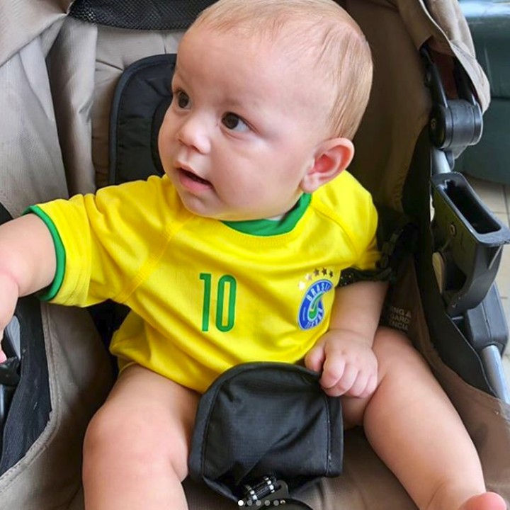<p>Supporter Brasil paling cilik nih. He-he-he. (Foto: Instagram @_mr.benavidez_)</p>