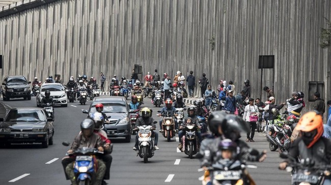 Lonjakan Pemotor Padati Jalur Nagreg Bandung Menjelang Arus Balik Lebaran