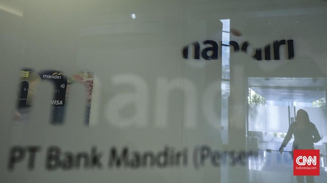 Bank Mandiri bakal menggugat kantor akuntan publik, salah satunya Deloitte Indonesia terkait pelanggaran prosedur audit pada laporan keuangan SNP Finance.