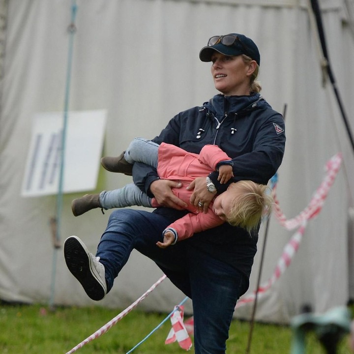 <p>Hmm, Bunda Zara, Mia diapain sih itu? Hi-hi-hi. (Foto: Getty Images)  </p>
