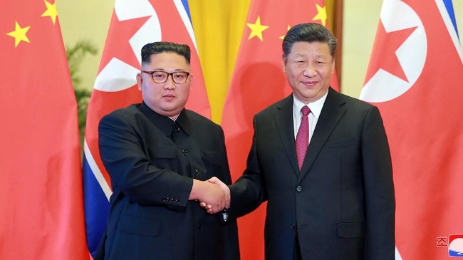 Presiden Xi Jinping menulis surat untuk Kim Jong-un secara personal dengan tujuan memperkuat relasi China dan Korea Utara.