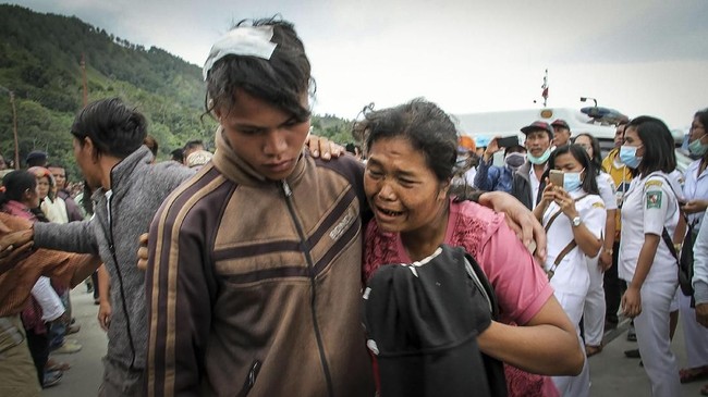 Laporan korban tenggelam KM Sinar Bangun di Danau Toba hingga kini mencapai 189 orang, padahal daya tampung maksimal kapal itu 80 orang.