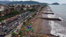 Pantai Padang, Titik 'Sunset' Kebanggaan Sumatera Barat