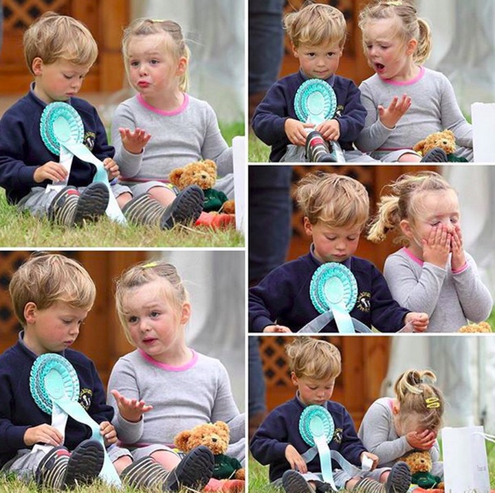 <p>Saat Mia bersama temannya. Lihat ekspresinya, Bun. Bikin gemas maksimal! (Foto: Instagram/ @theirroyalhighnesses) </p>