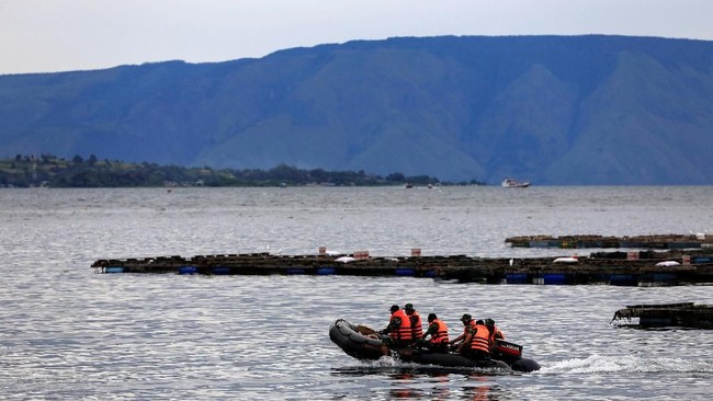 Mabes Polri siap menyelidiki jika insiden KM Sinar Bangun tenggelam di Danau Toba pada Senin (18/6) mengandung unsur pidana.