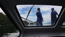 Kecewa Pantai Ditutup, Warga Adang Polair Amankan Banana Boat