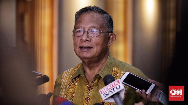 Menteri Perekonomian Darmin Nasution menyebut industri di Indonesia tak lengkap dari hulu ke hilir sehingga banyak bahan baku dan barang modal harus diimpor.