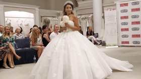 Menengok Gaun Pengantin Bercelana Pendek asal Belgia